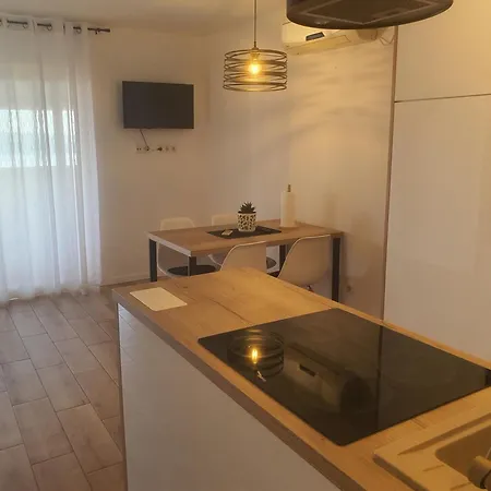 Maslina Apartament *