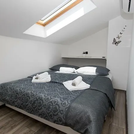 Maslina Apartament *